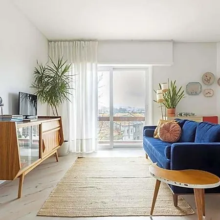 Отель Spacious And Bright Ap Ii 4*
