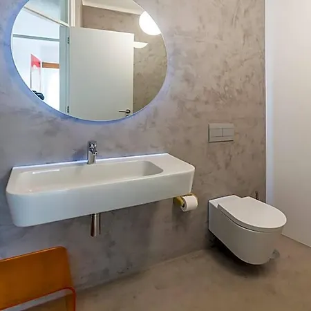 Отель Spacious And Bright Ap Ii 4*