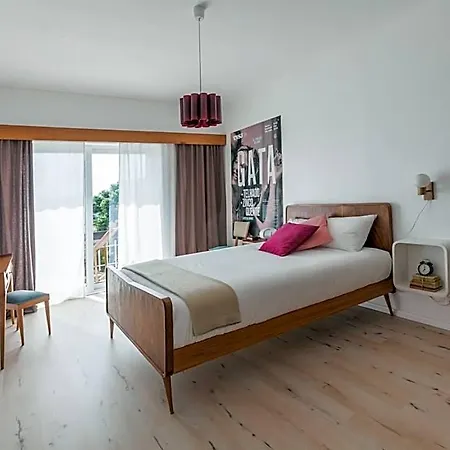 Szálloda Spacious And Bright Ap Ii 4*